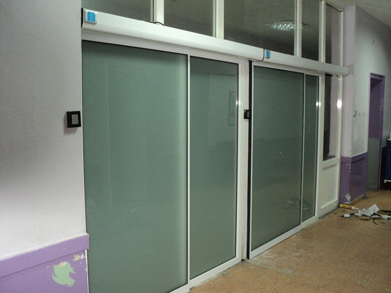 Fotoselli Ameliyethane Kapıları